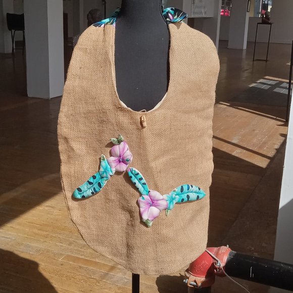 Large burlap shoulder bag with 3D floral applique - Picture 7 of 8